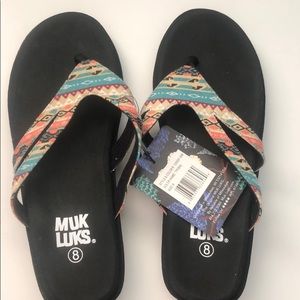 sandals with coral design